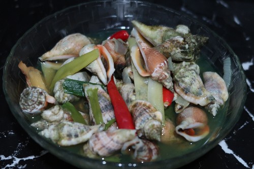Easy Aninikad Soup Recipe (Plicate Conch Soup)